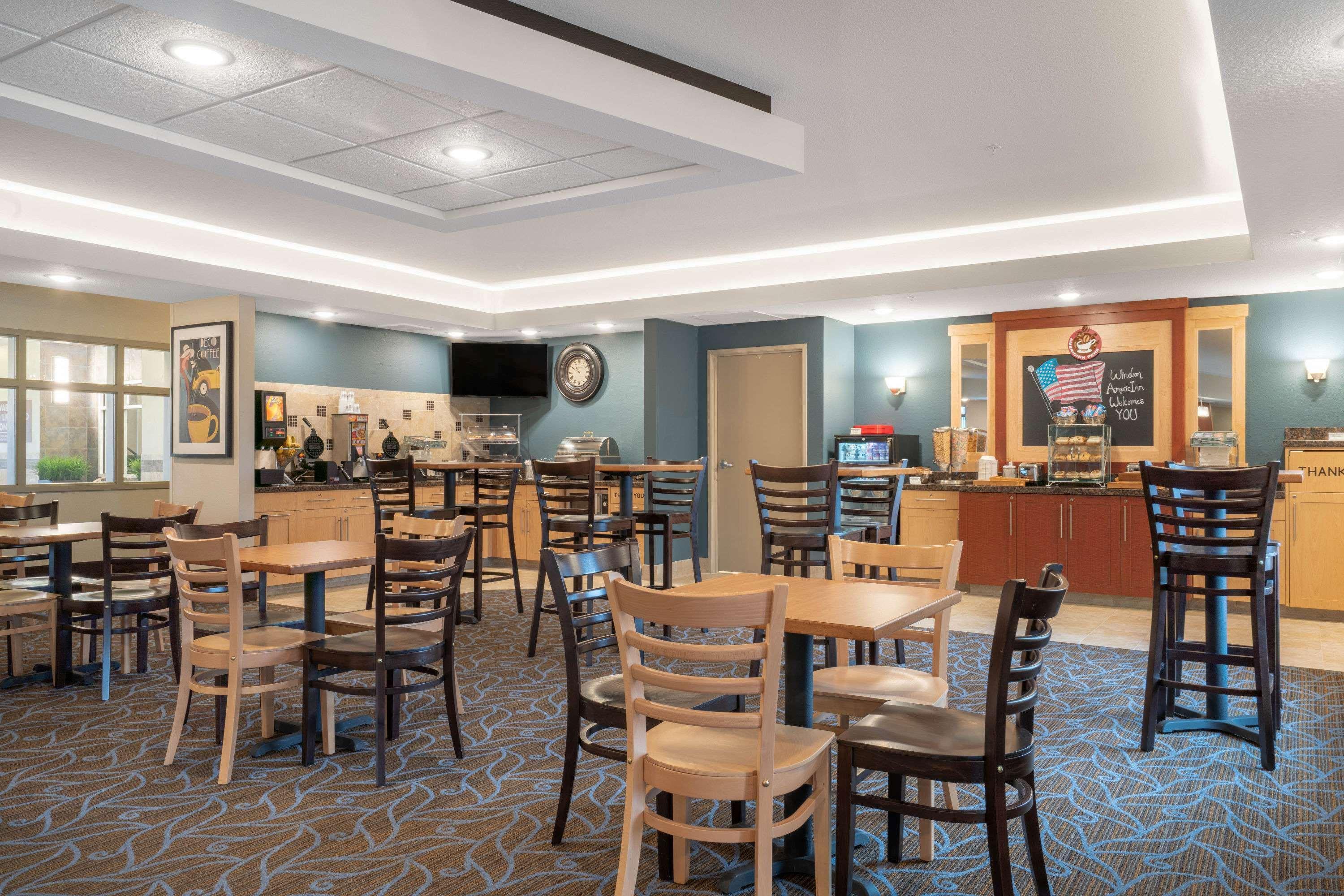 Americinn By Wyndham Windom Esterno foto