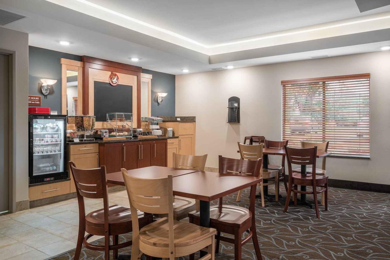 Americinn By Wyndham Windom Esterno foto